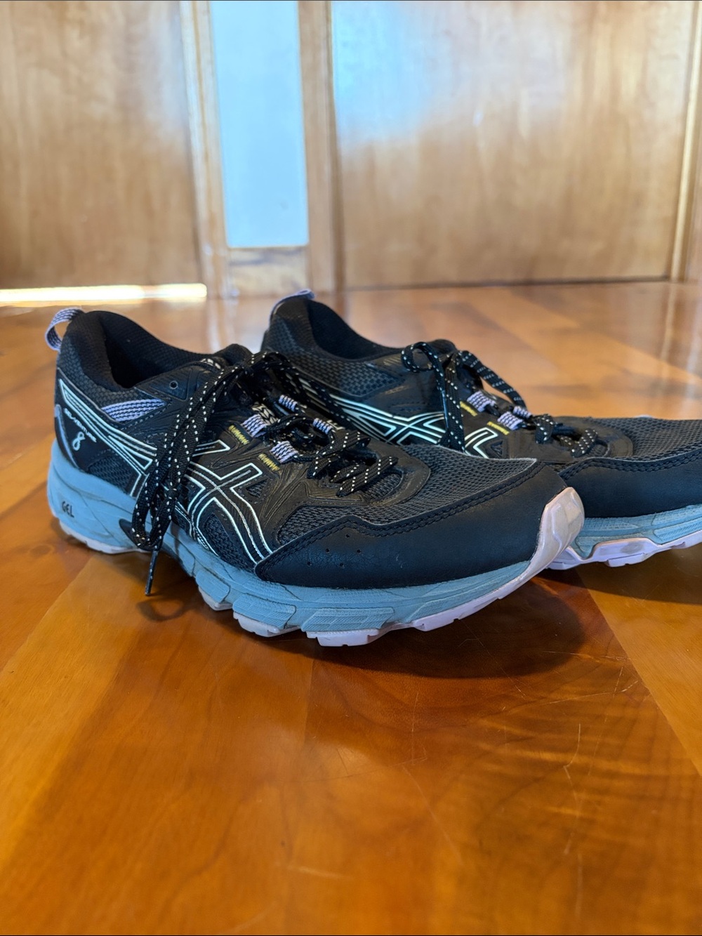 ASICS 8.5 Women’s Running Shoes